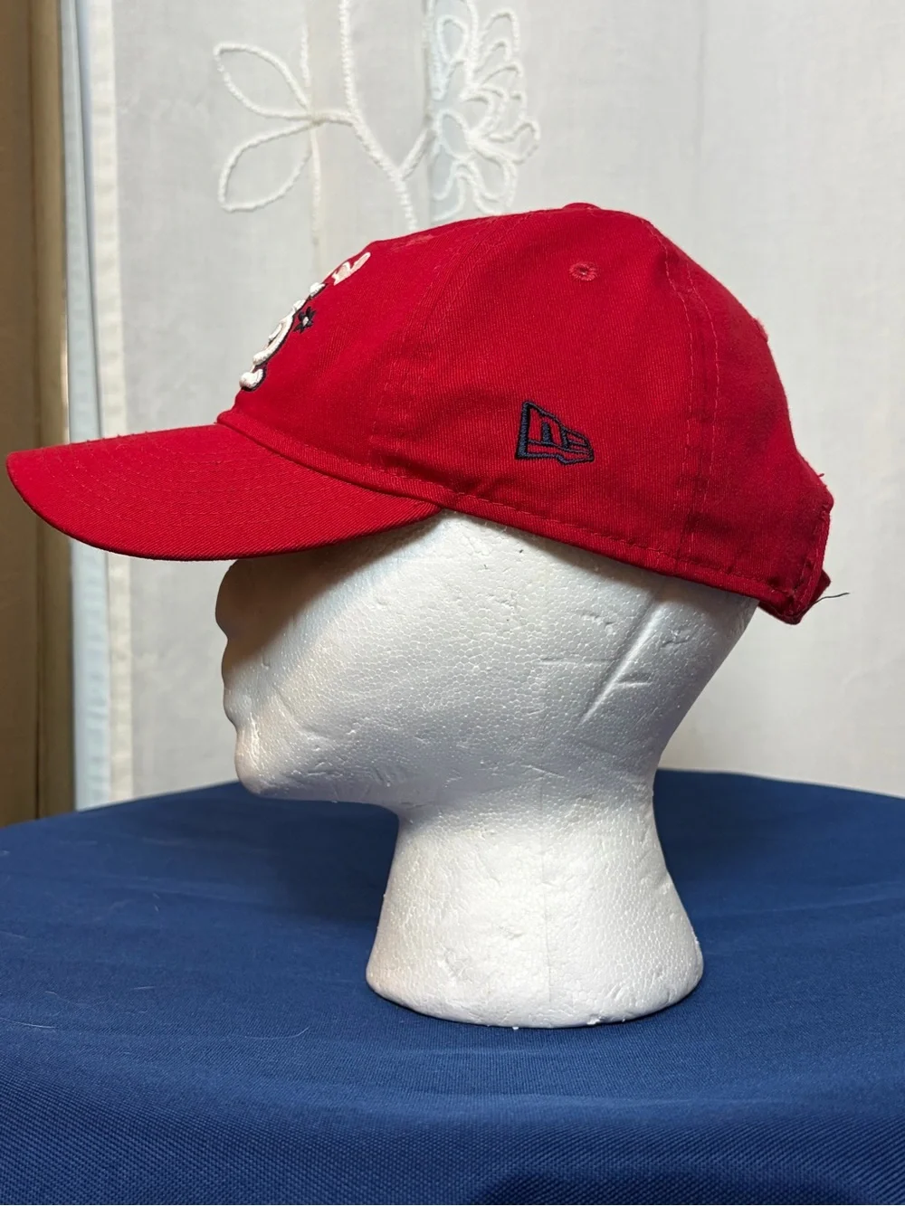 Genuine Merchandise Girl’s/Teens love & peace Official St. Louis Cardinals